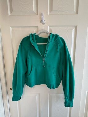 Lululemon Half Zip Scuba in Kelly Green